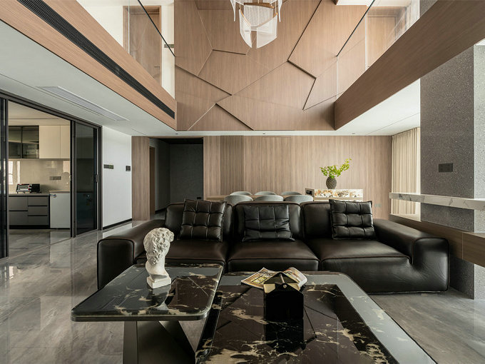 裝修電路走頂好還是走地好