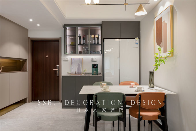 現(xiàn)代輕奢風(fēng)格的特點 現(xiàn)代輕奢風(fēng)格的特點